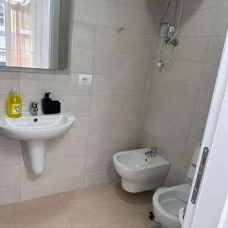 Апартаменты Bratti's 2 Near Tirana Center And Mother Teresa International Airport *