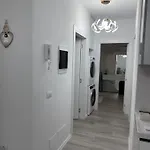 Apartment Tirana 2, Beautifull Near Mother Teresa Int Airport *